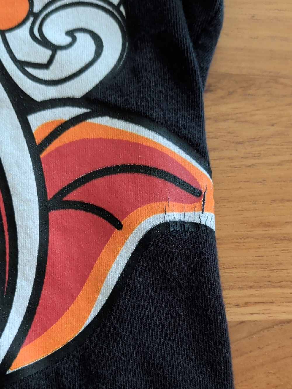Tokidoki V-neck Tee - M - Picture 8 of 11